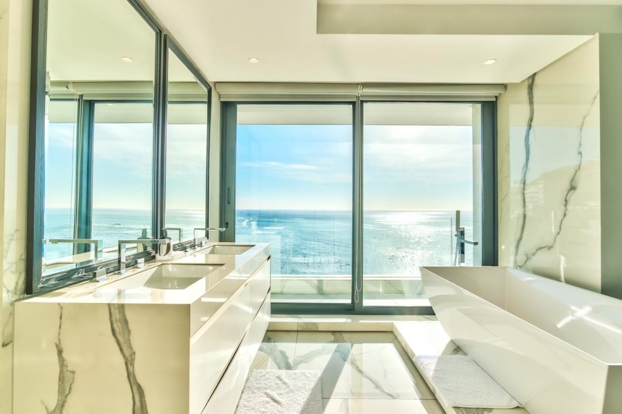 5 Bedroom Property for Sale in Bantry Bay Western Cape